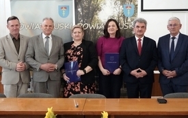 31 - przedstawiciele Stowarzyszenia Balicki Dw&oacute;r oraz członkowie Zarządu