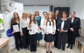 Uczestnicy spotkania z laureatami konkursu