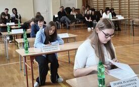 03.Finaliści konkursu podczas testu wiedzy regionalnej