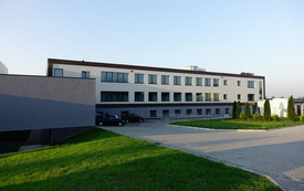 4 Budynek szkoły - Zesp&oacute;ł Szk&oacute;ł Technicznych i Og&oacute;lnokształcących w Busku-Zdroju fot. Tadeusz Sempioł