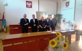 13 - nauczyciel minaowany wraz z Członkami Zarządu