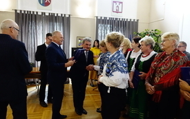 06 Wręczenie dyplomu i podziękowania dla Koła Gospodyń Wiejskich &bdquo;Aktywni razem&rdquo; Karg&oacute;w &ndash; Brzoz&oacute;wka w Kargowie