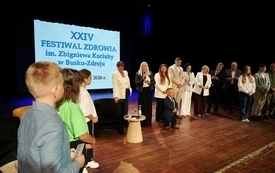 035 Konkurs dla uczestnik&oacute;w konferencji, pytanie zadaje Wioletta Podsiedlik specjalistka od Nadzoru Przeciwepidemicznego