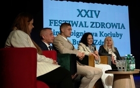 014 Panel dyskusyjny, głos zabiera dr Justyna Kaczmarczyk