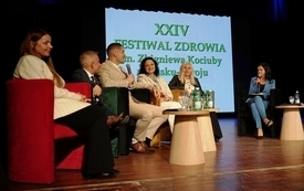 012 Panel dyskusyjny, głos zabiera Wiktor Skiba