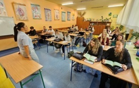 Uczestnicy projektu Dziś Uczeń - Jutro Student - zajęcia z biologii