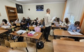 Uczestnicy projektu Dziś Uczeń - Jutro Student - zajęcia z matematyki